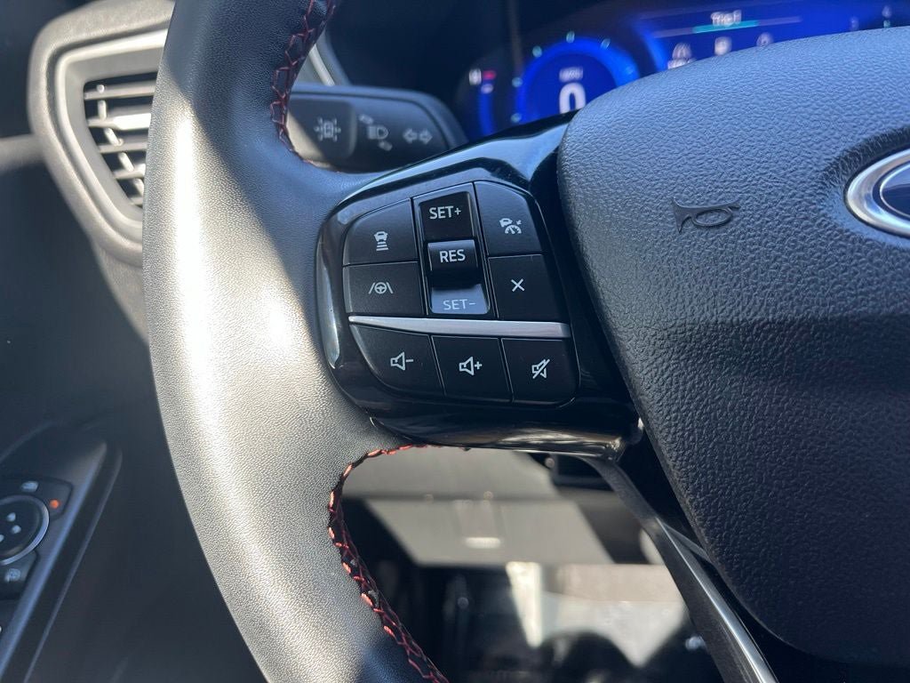 Certified 2022 Ford Escape SEL w/ SEL Stealth AWD Package image 27