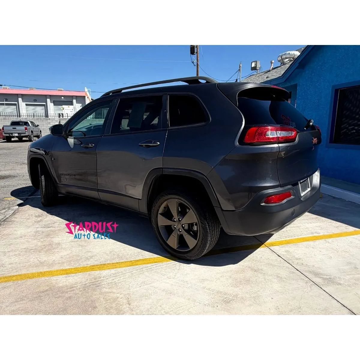 Used 2017 Jeep Cherokee 75th Anniversary FWD image 4