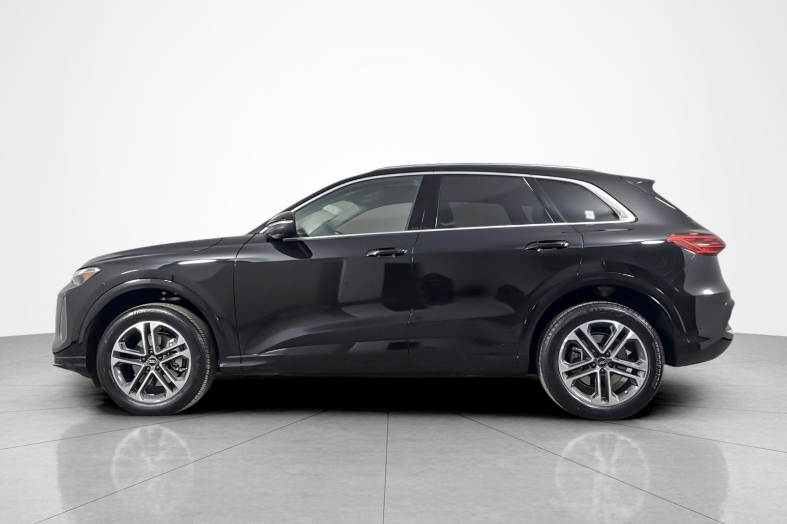Used 2025 Audi Q5 Premium w/ Convenience Package AWD/4WD video 2