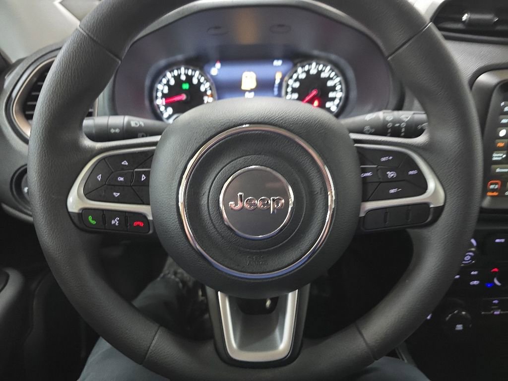 Used 2023 Jeep Renegade Latitude AWD/4WD image 19