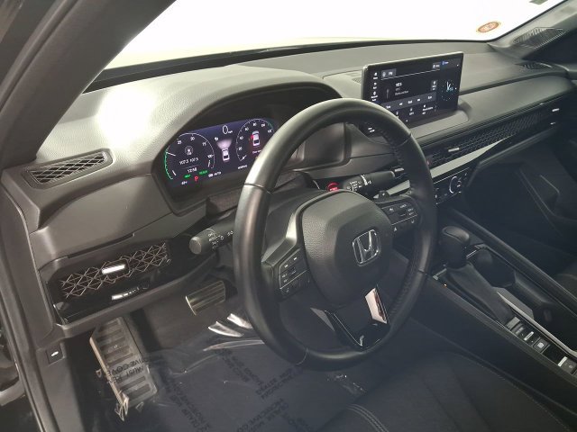 Used 2025 Honda Accord Sport image 25