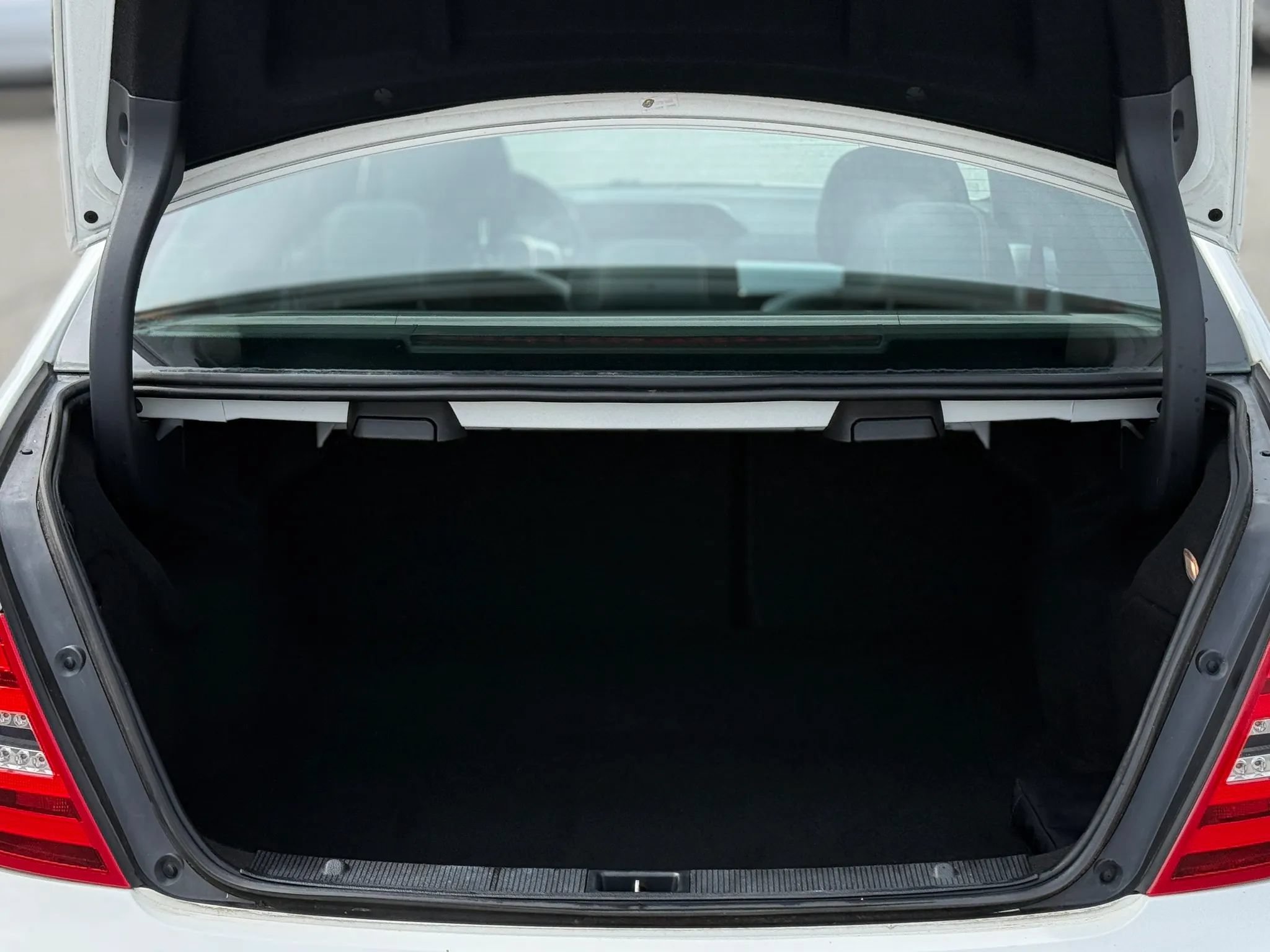Used 2014 Mercedes-Benz C 300 4MATIC Sedan image 28