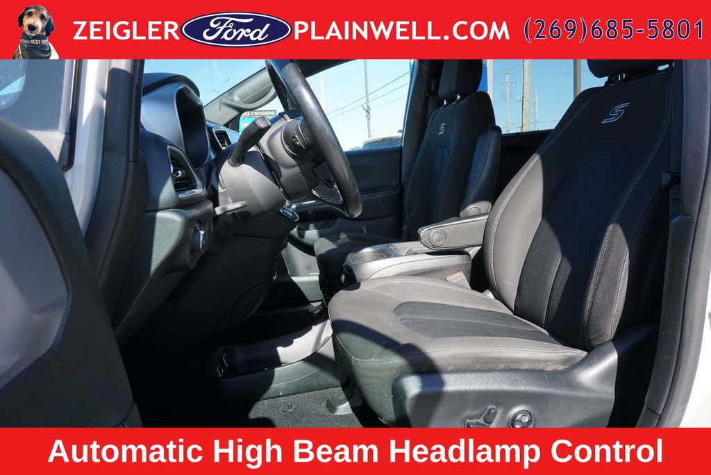 Used 2020 Chrysler Pacifica Touring w/ Advanced Safetytec Group FWD image 20