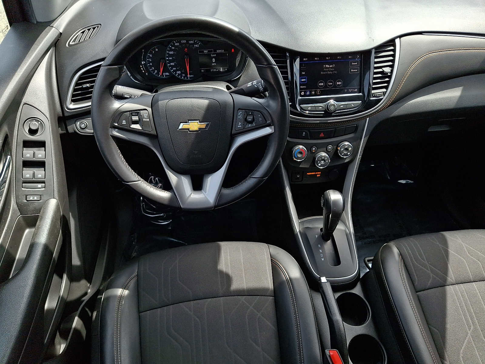 Used 2022 Chevrolet Trax LT w/ LT Convenience Package AWD/4WD image 11