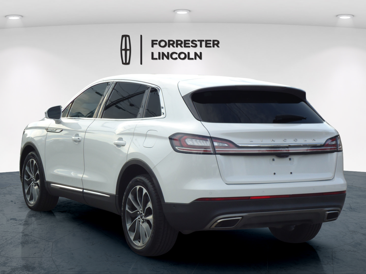 Certified 2023 Lincoln Nautilus Reserve w/ Equipment Group 201A AWD/4WD image 5