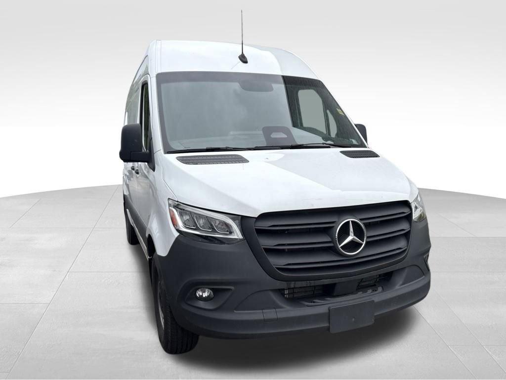 Used 2025 Mercedes-Benz Sprinter 2500 image 12