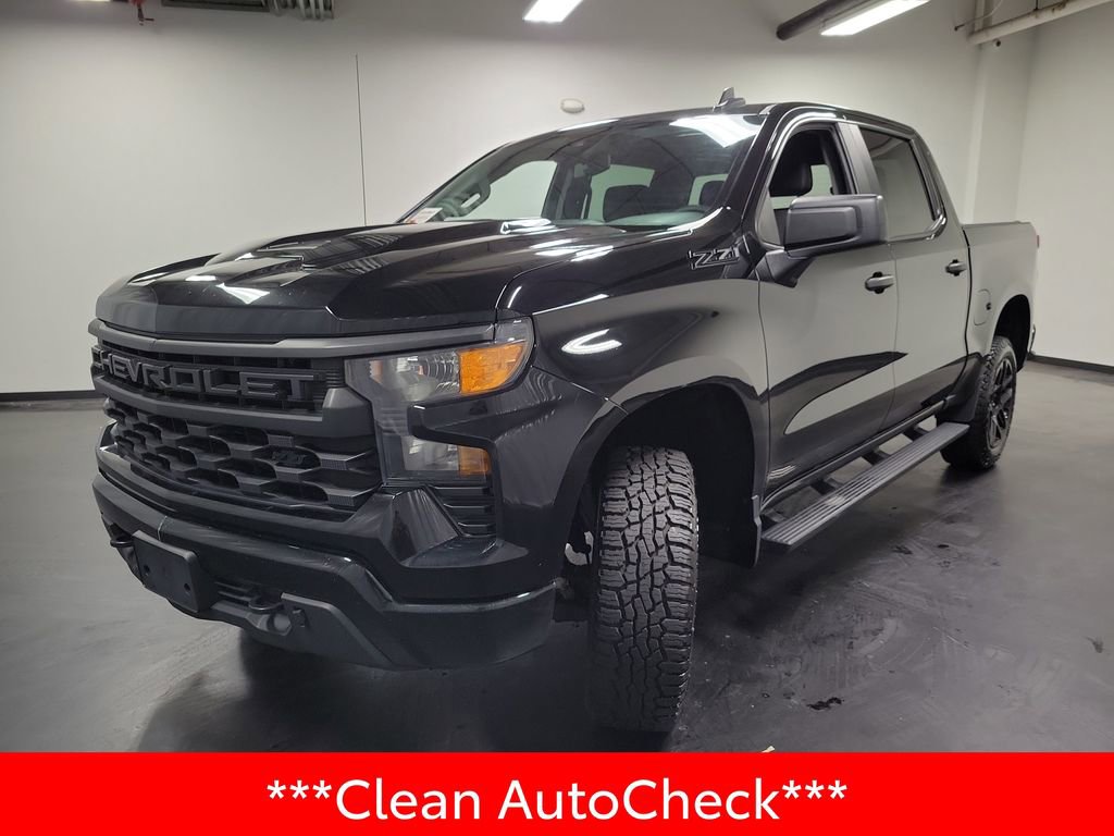 Used 2022 Chevrolet Silverado 1500 Custom Trail Boss w/ Midnight Edition AWD/4WD image 4
