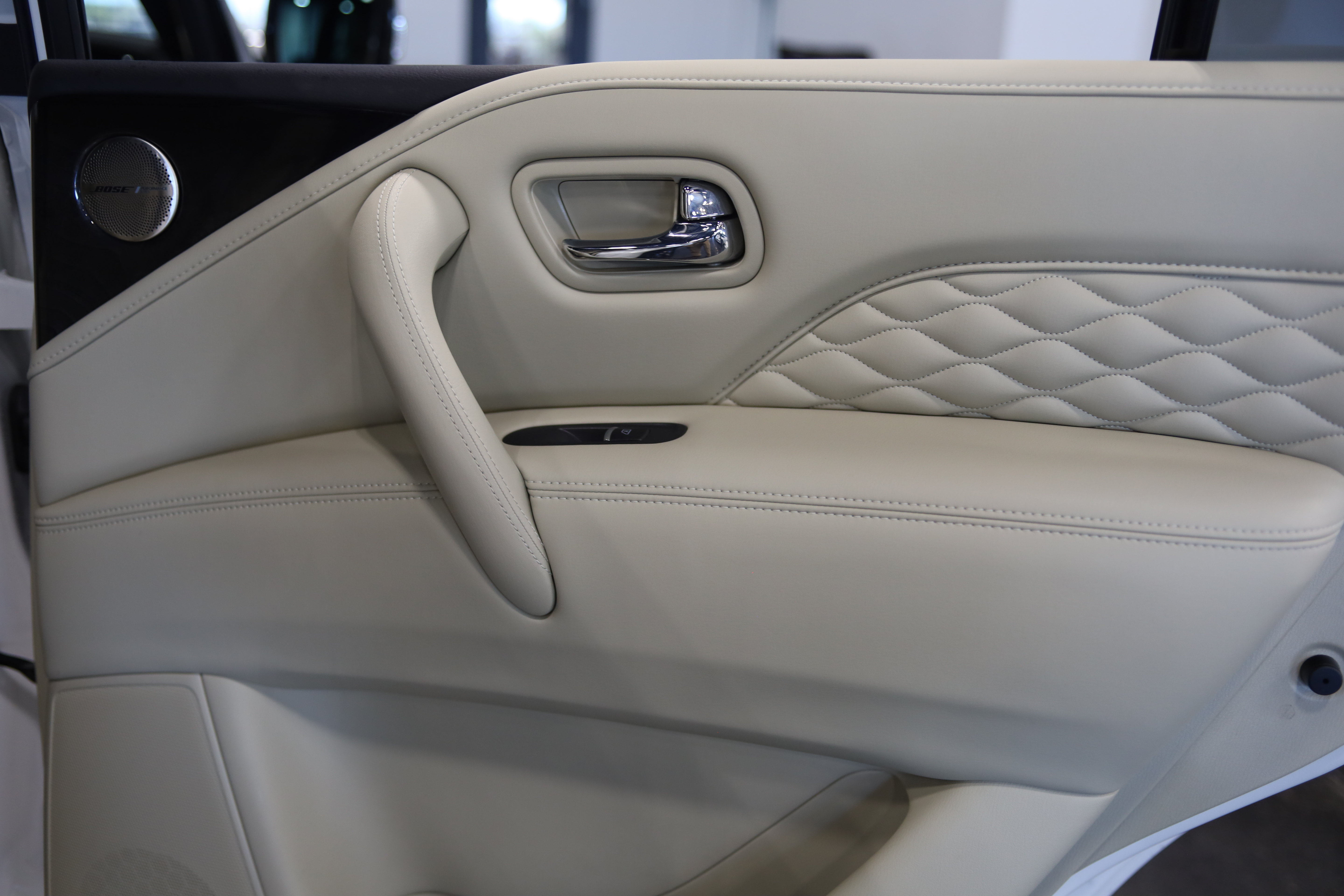 Used 2024 INFINITI QX80 Sensory w/ Cargo Package AWD/4WD image 42