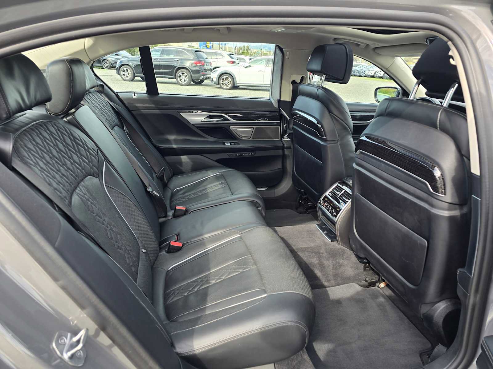 Used 2020 BMW 745e xDrive image 13