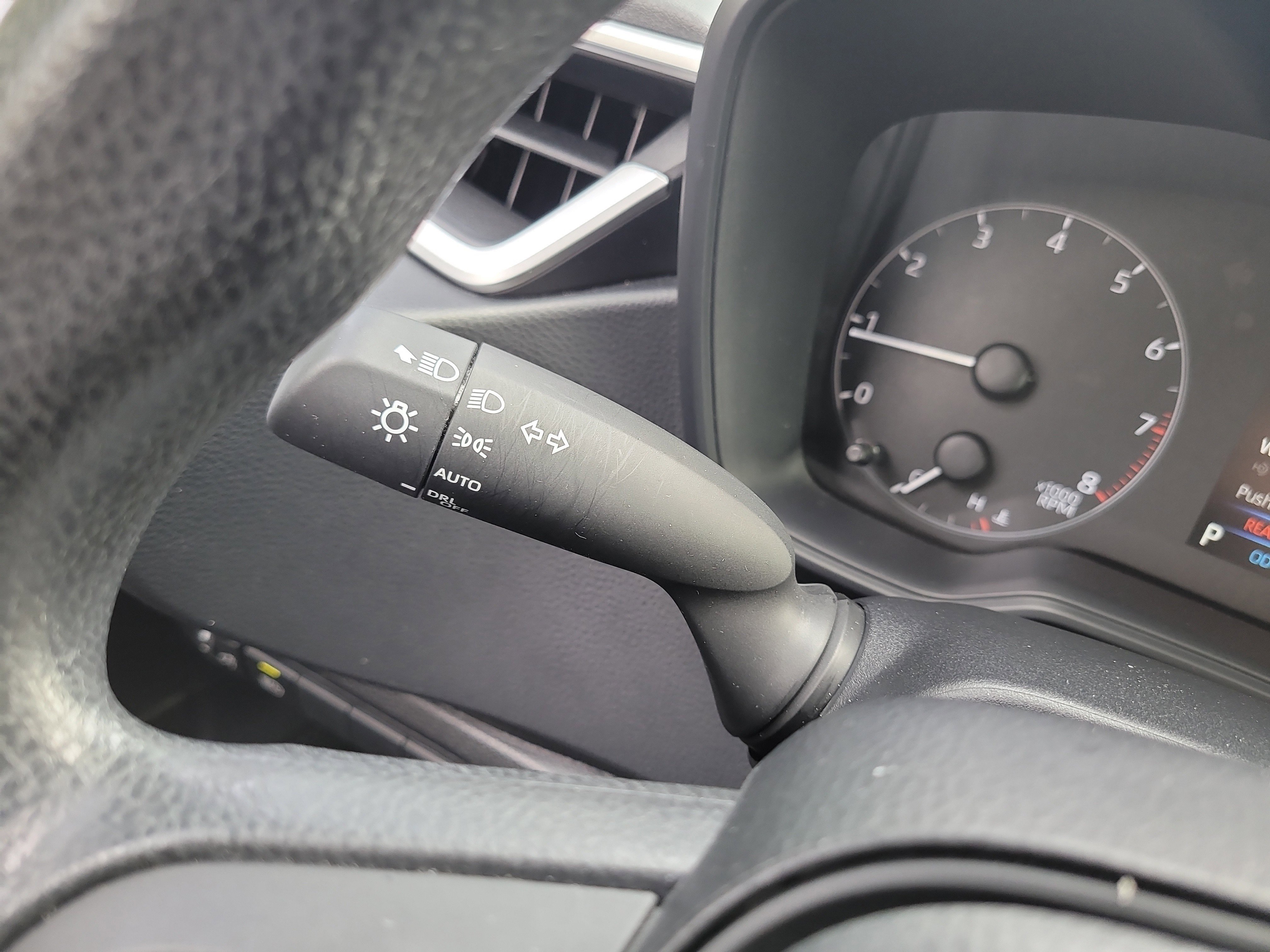 Certified 2023 Toyota Corolla LE image 28