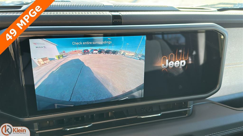 Used 2025 Jeep Wrangler Unlimited Sahara image 22