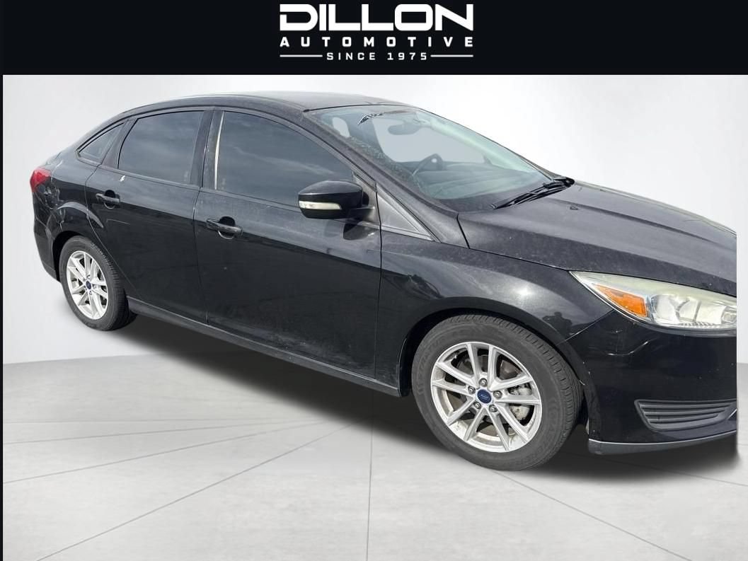 Used 2015 Ford Focus SE FWD image 3