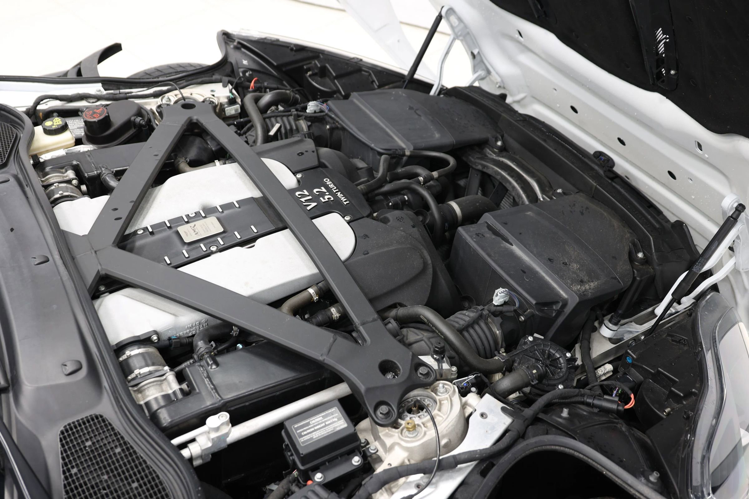 Used 2020 Aston Martin DB11 AMR image 81