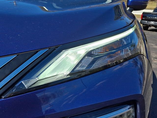Used 2023 Nissan Rogue SV image 12