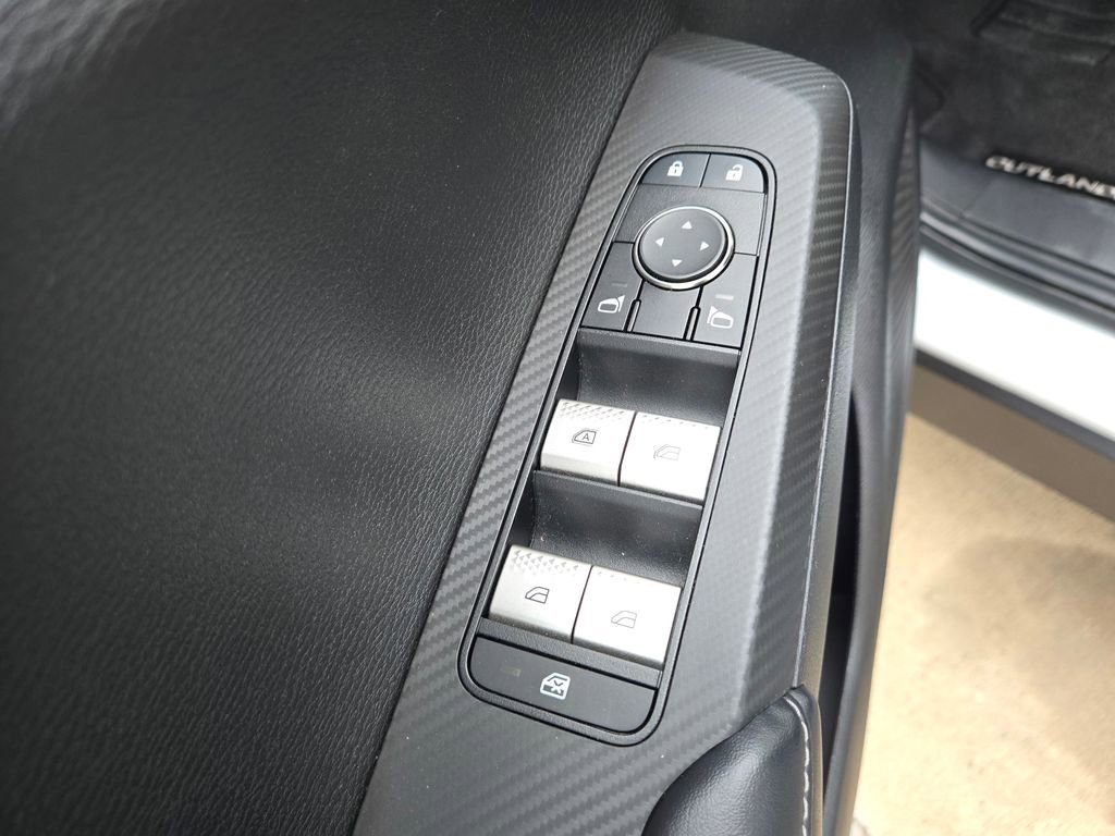 Used 2022 Mitsubishi Outlander SEL Black Edition image 30