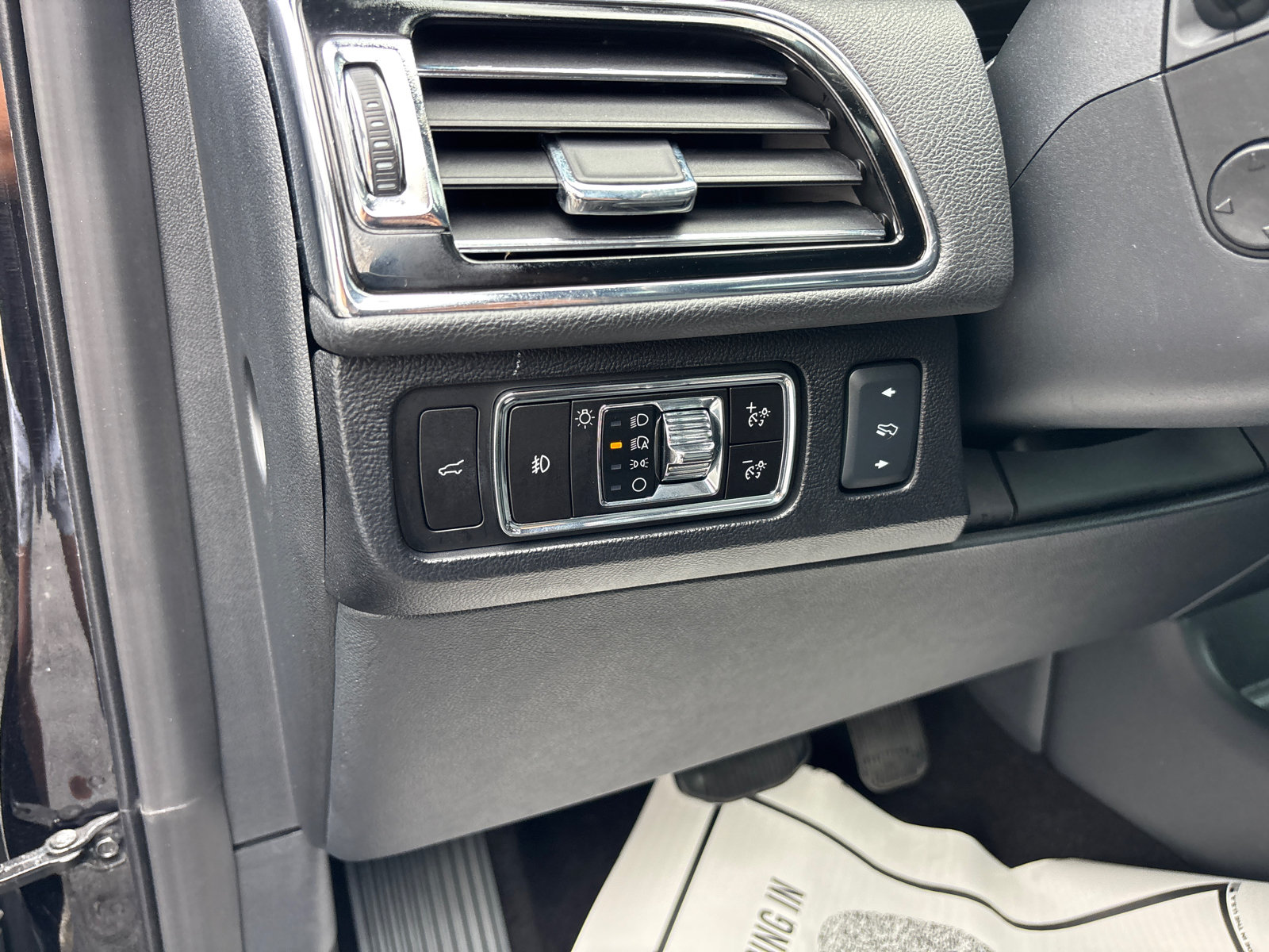 Certified 2023 Lincoln Navigator Reserve AWD/4WD image 14