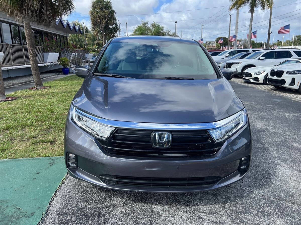 Used 2024 Honda Odyssey EX-L image 3