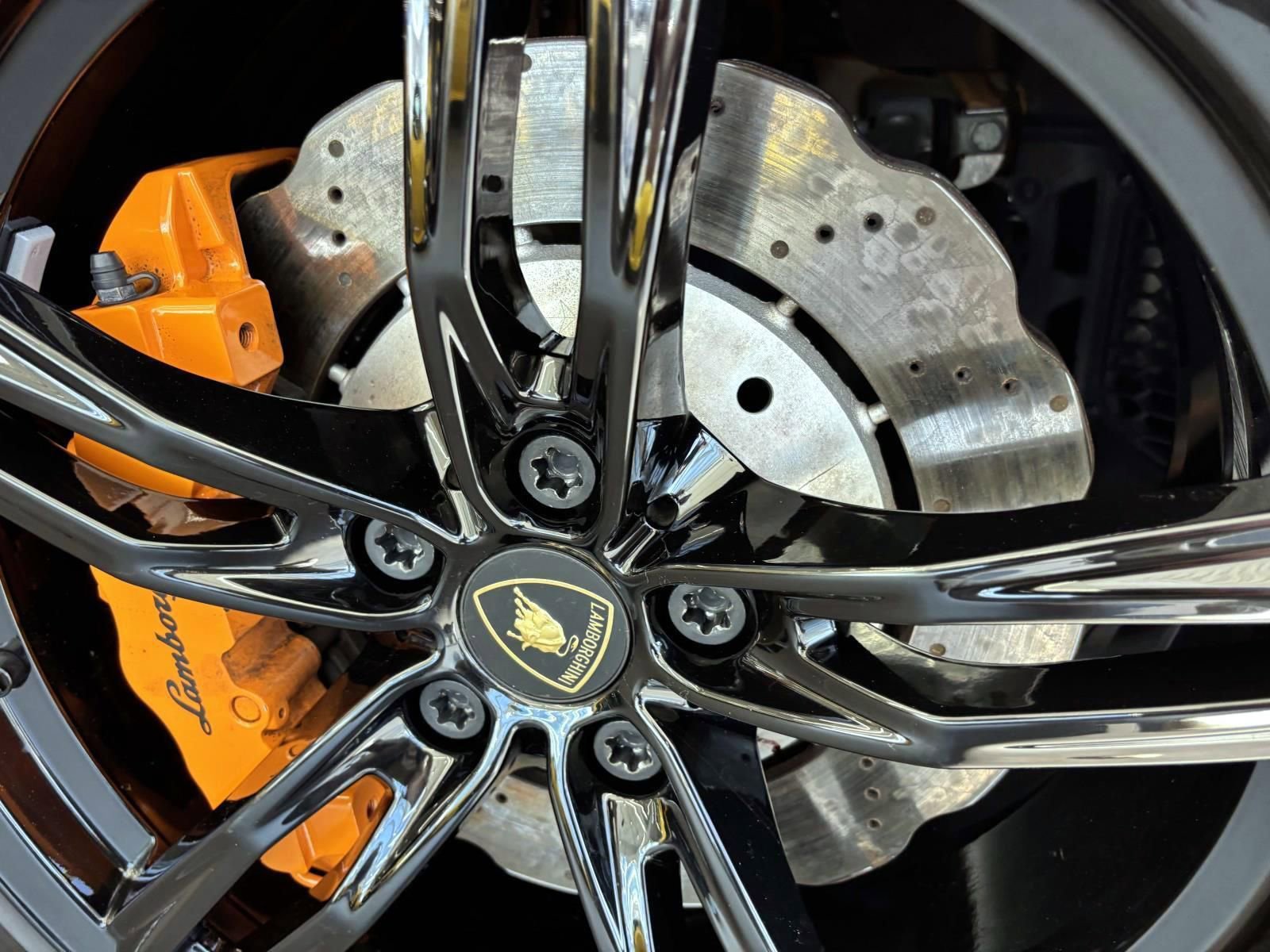 Used 2021 Lamborghini Huracan EVO RWD image 48