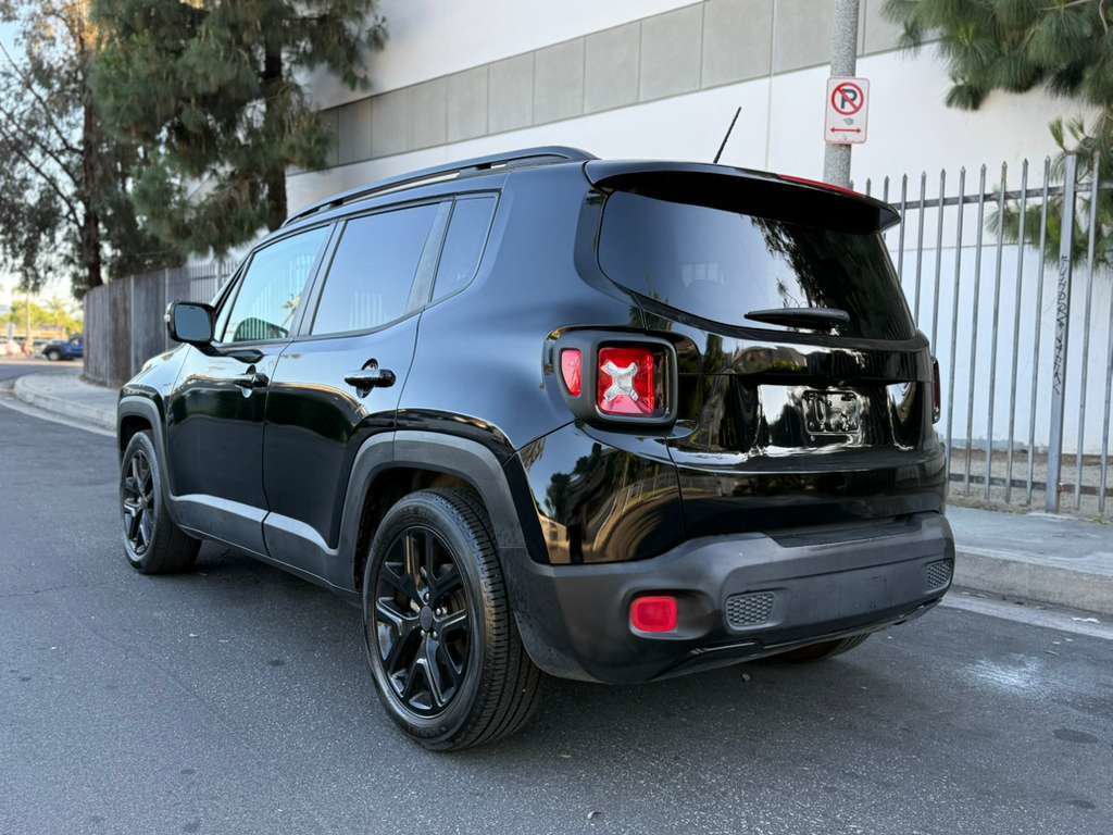 Used 2017 Jeep Renegade Altitude image 5