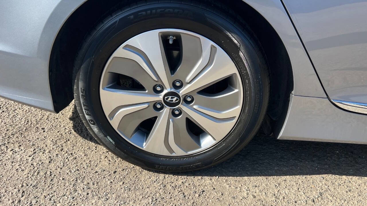 Used 2015 Hyundai Sonata Limited w/ Option Group 02 FWD image 35