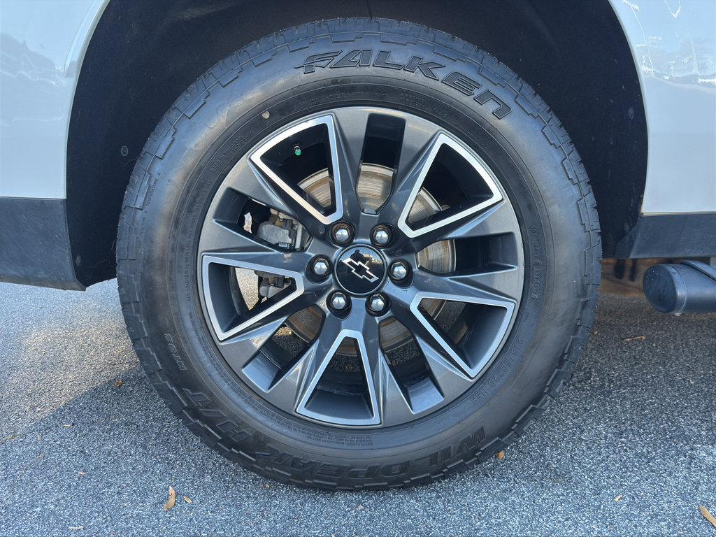 Used 2023 Chevrolet Suburban Z71 image 38