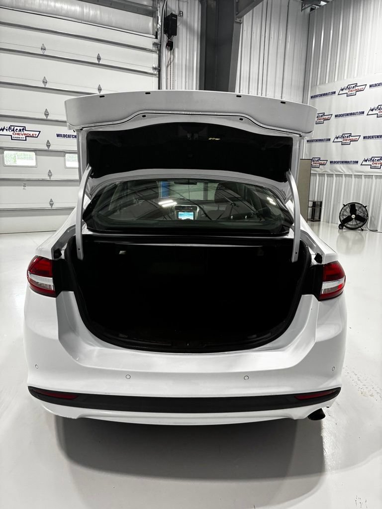 Used 2018 Ford Fusion SE w/ Fusion SE Technology Package FWD image 32