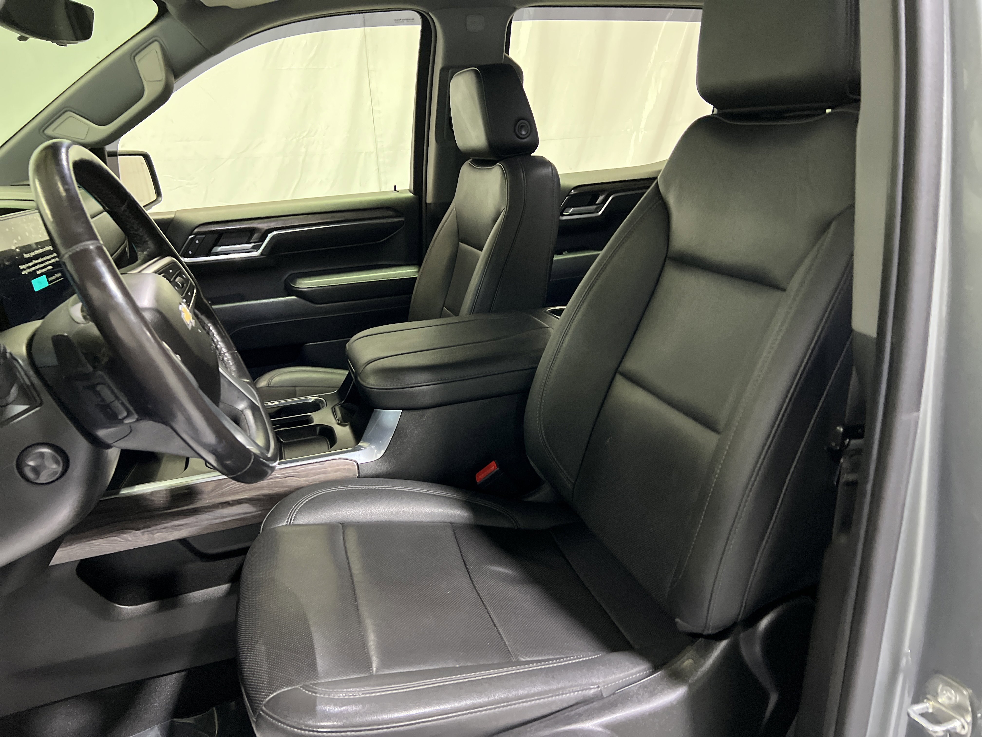 Used 2023 Chevrolet Silverado 1500 LTZ w/ LTZ Premium Package image 18