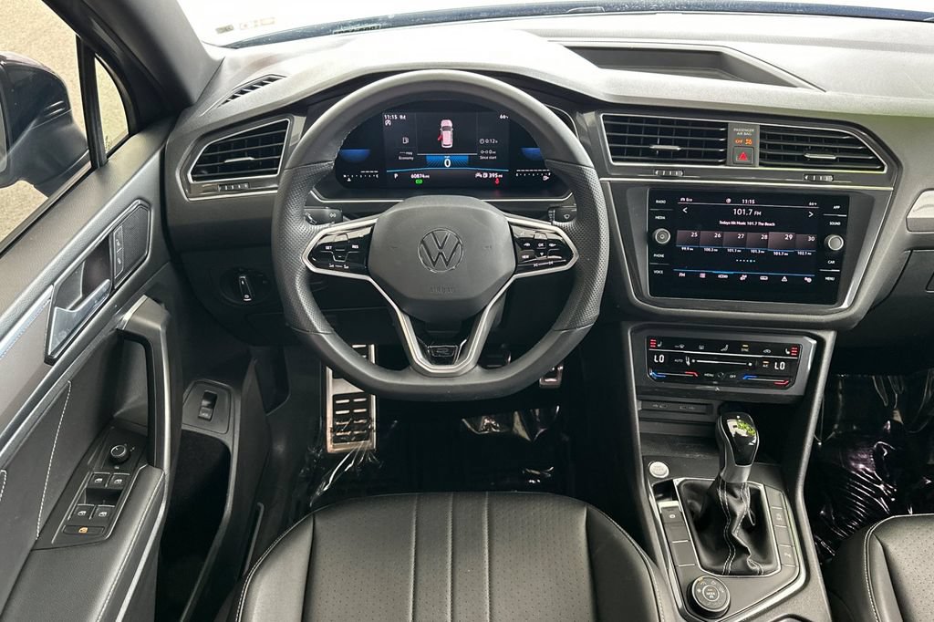 Used 2022 Volkswagen Tiguan SE R-Line AWD/4WD image 13