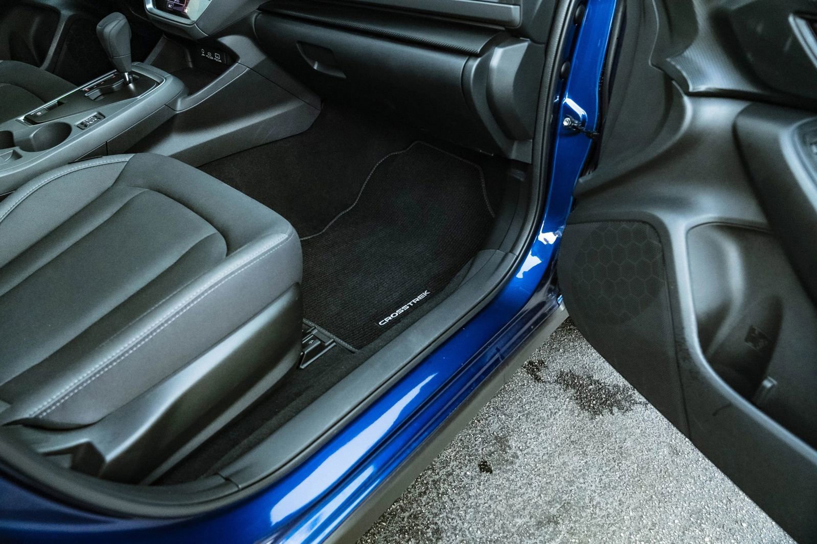 Used 2025 Subaru Crosstrek 2.0i Premium image 30