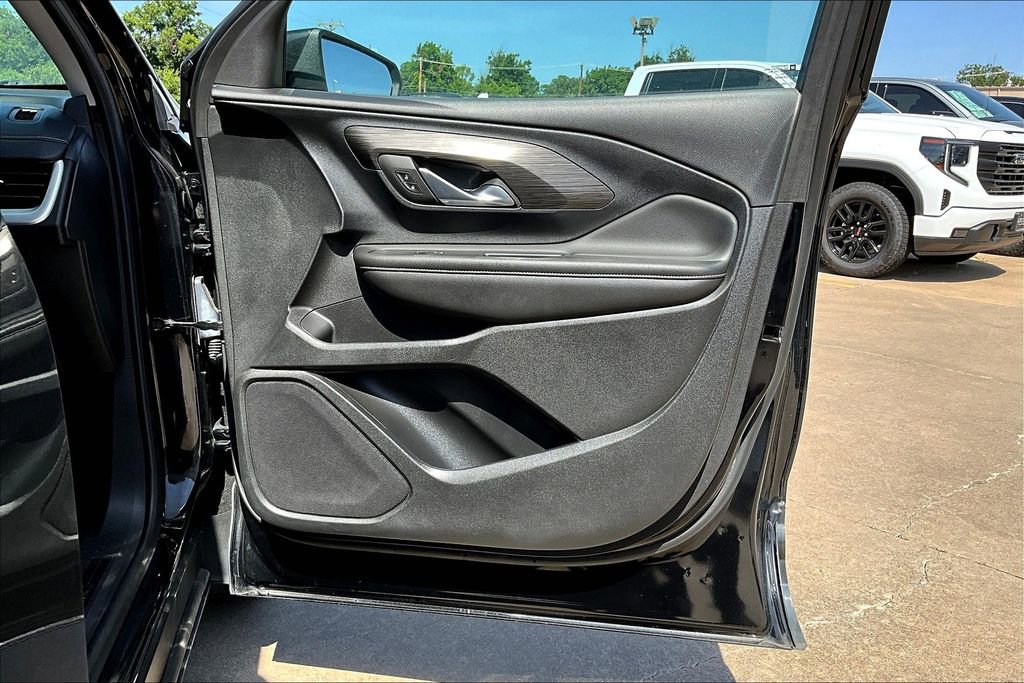 Used 2023 GMC Terrain SLT image 22