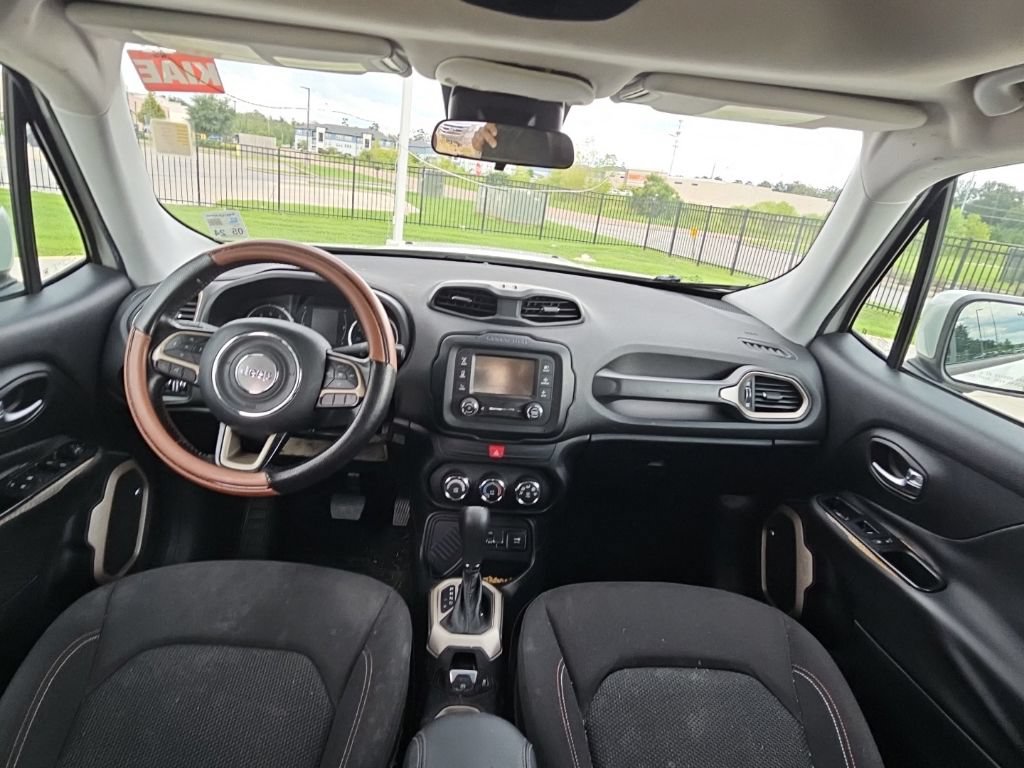Used 2016 Jeep Renegade 75th Anniversary FWD image 26