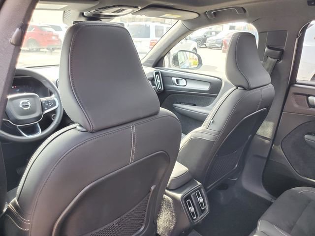Used 2025 Volvo XC40 B5 Plus AWD/4WD image 26