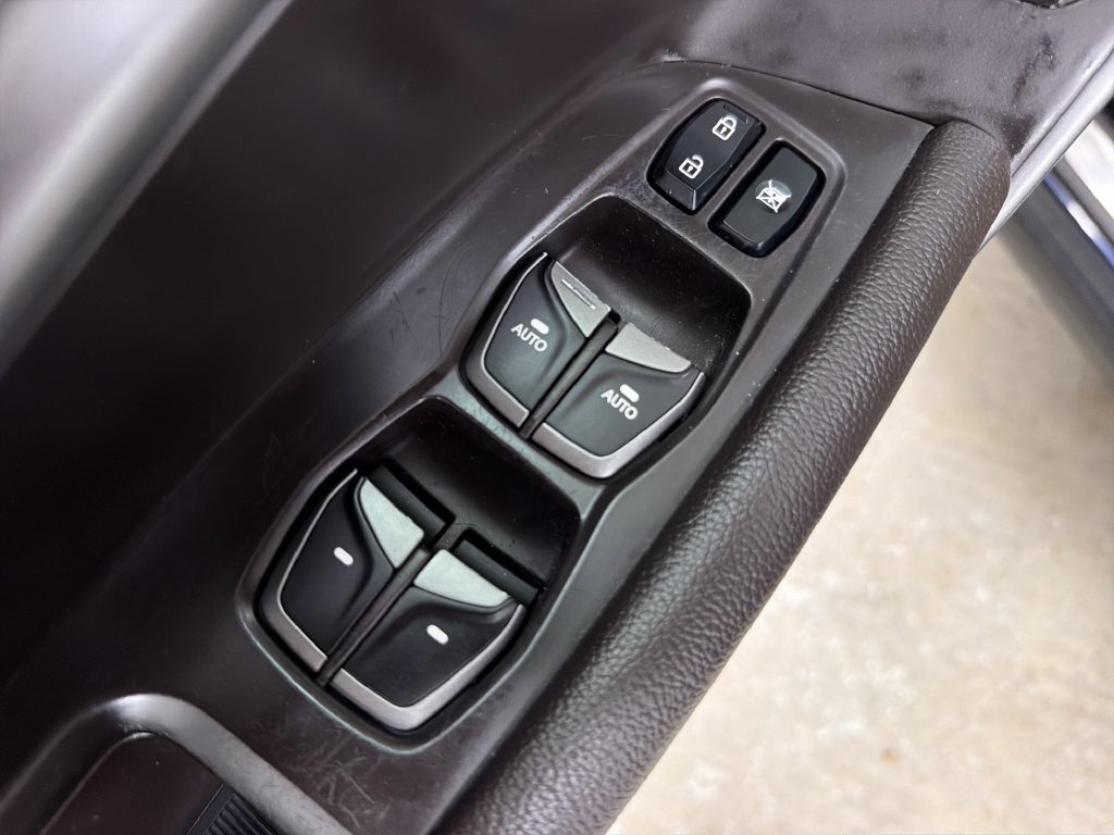 Used 2017 Hyundai Santa Fe Limited FWD image 18
