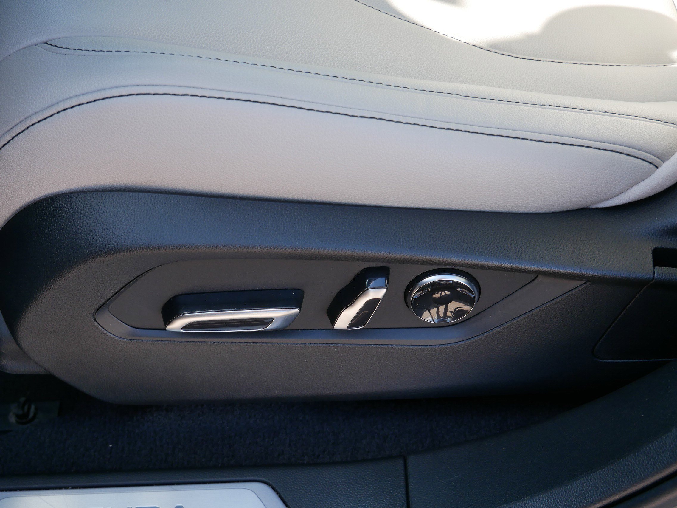 Certified 2025 Acura RDX SH-AWD image 19