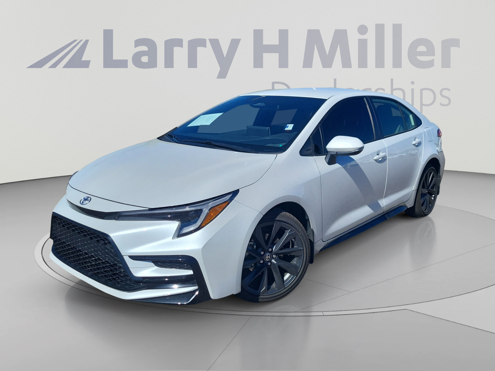 Used 2026 Toyota Corolla SE w/ SE Premium Package FWD image 1