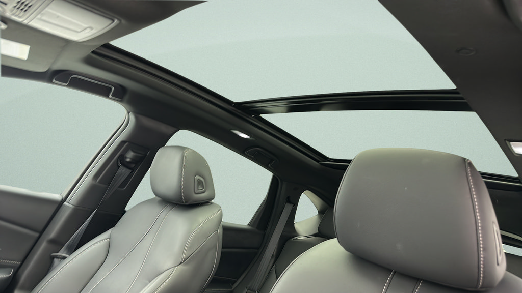 Used 2025 Acura RDX SH-AWD image 16