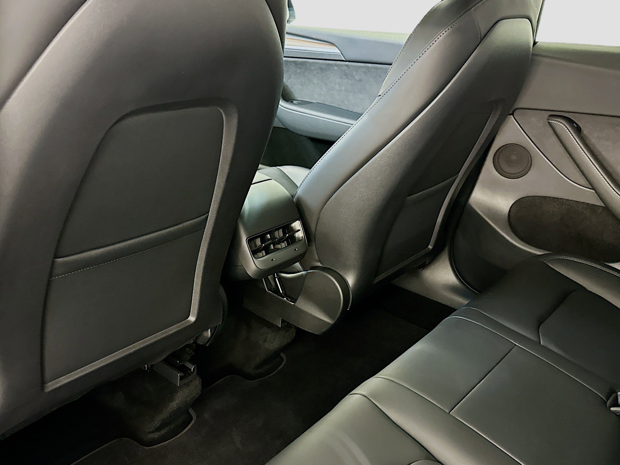 Used 2023 Tesla Model Y Long Range image 29