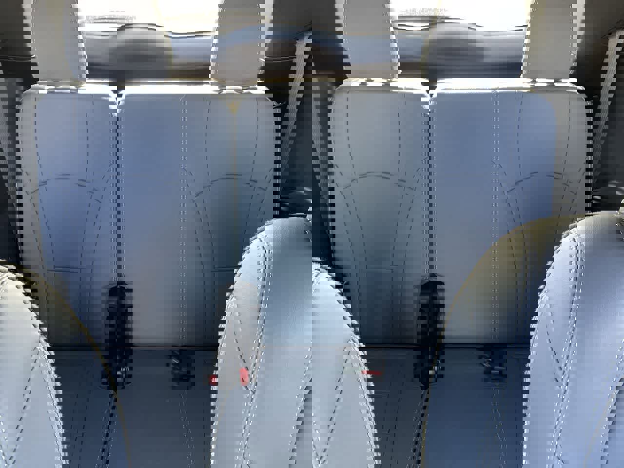 Used 2023 Buick Enclave Essence image 19