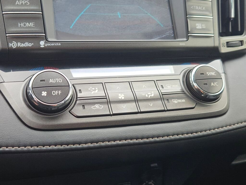 Used 2015 Toyota RAV4 Limited image 28