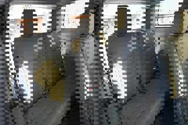 Used 2021 GMC Acadia SLT w/ Technology Package image 21