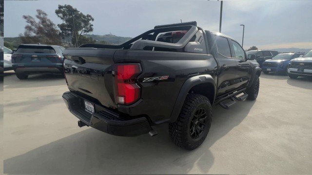 Used 2025 Chevrolet Colorado ZR2 w/ Midnight Edition image 8
