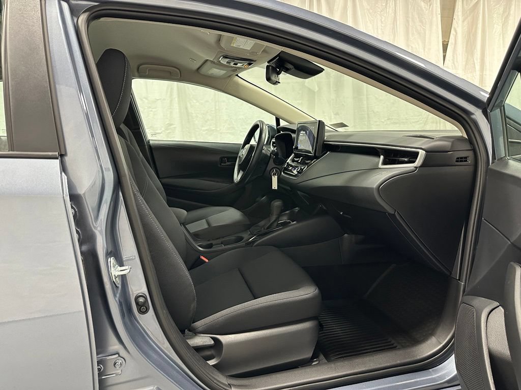 Used 2026 Toyota Corolla LE FWD image 57