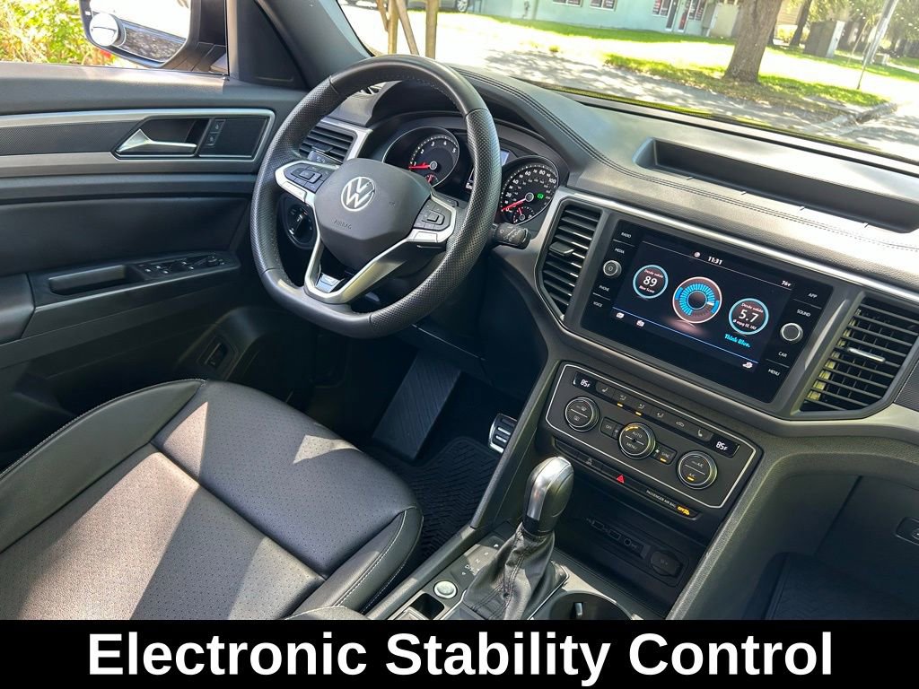 Used 2020 Volkswagen Atlas Cross Sport SE w/ Towing Package image 11