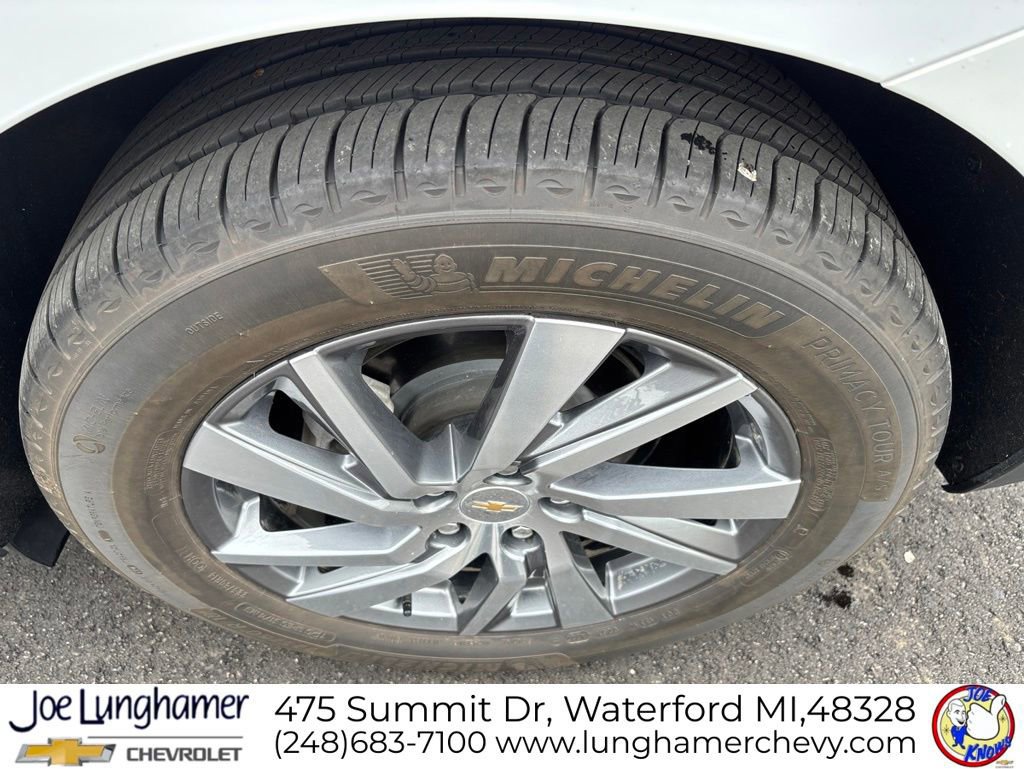 Used 2023 Chevrolet Equinox Premier AWD/4WD image 11