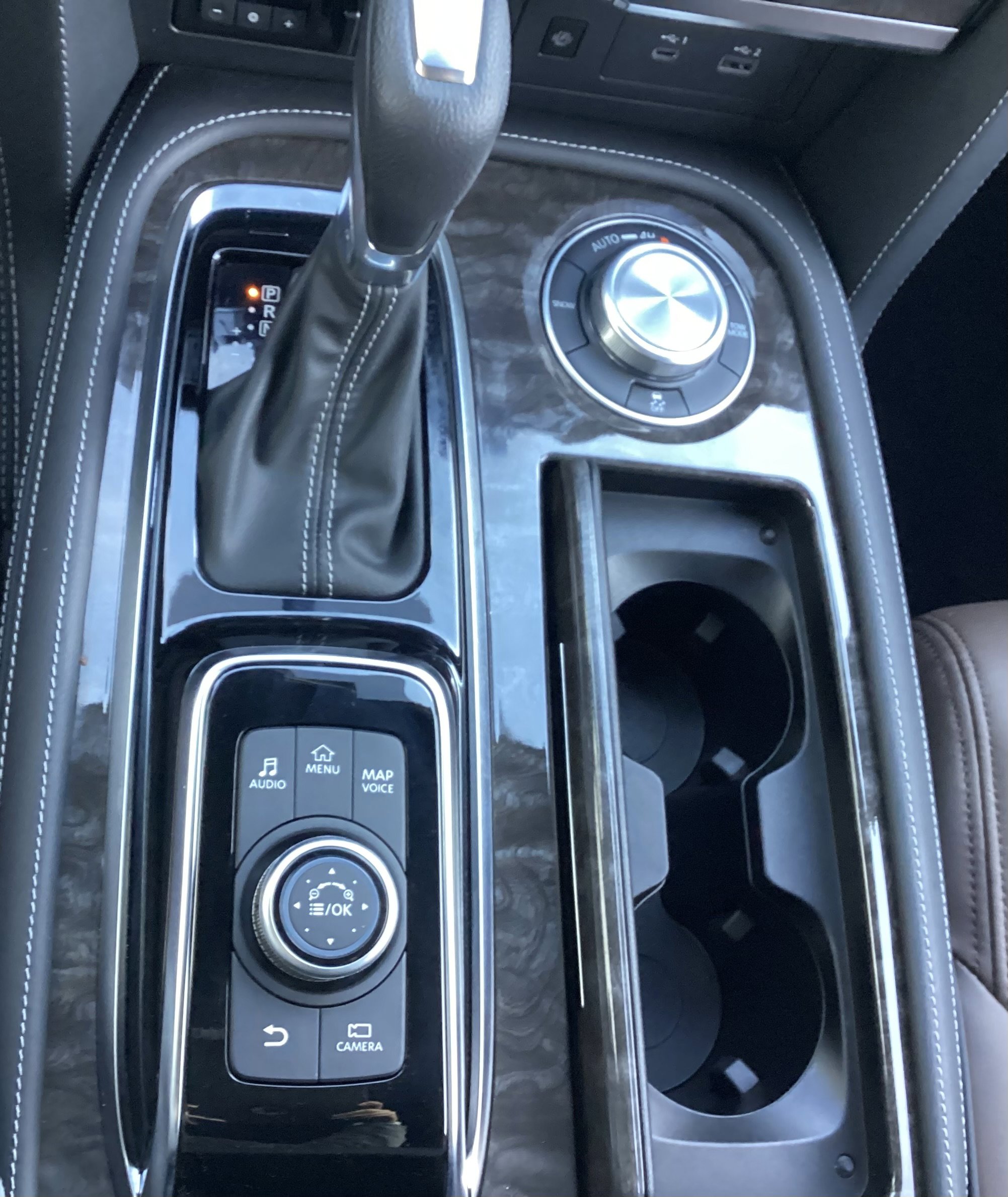 Used 2024 Nissan Armada Platinum w/ Captain's Chairs Package image 46