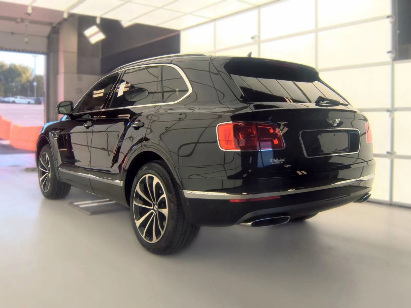 Used 2018 Bentley Bentayga AWD/4WD image 6