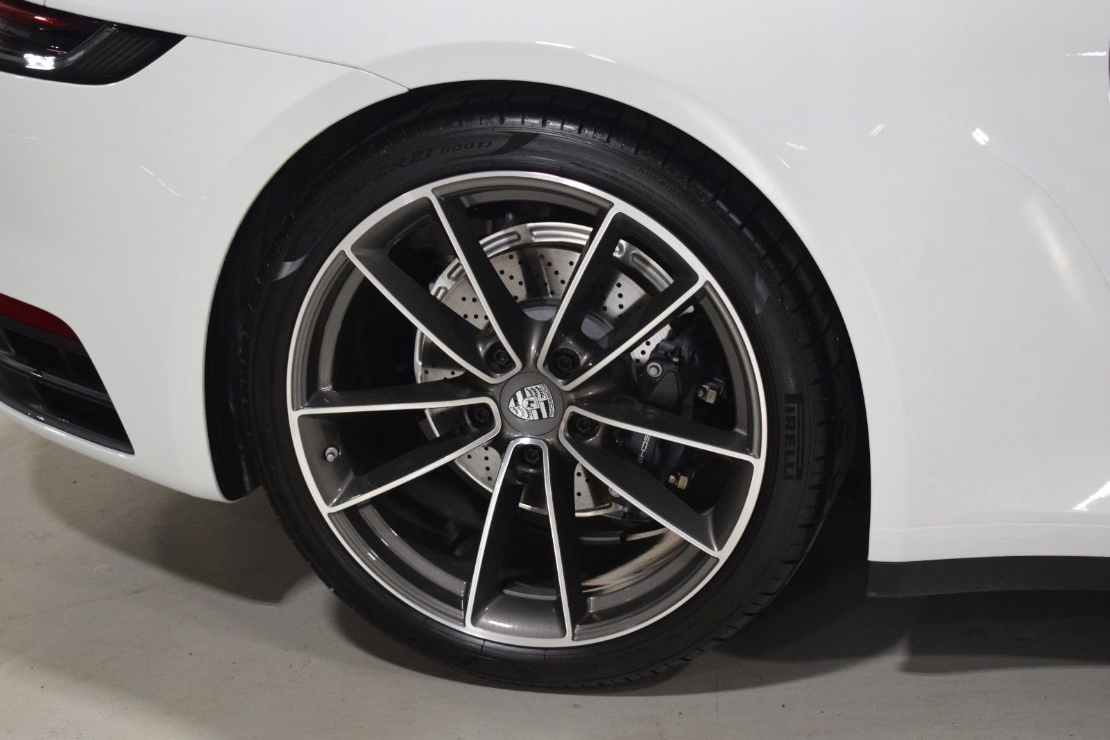 Used 2024 Porsche 911 Carrera RWD image 14