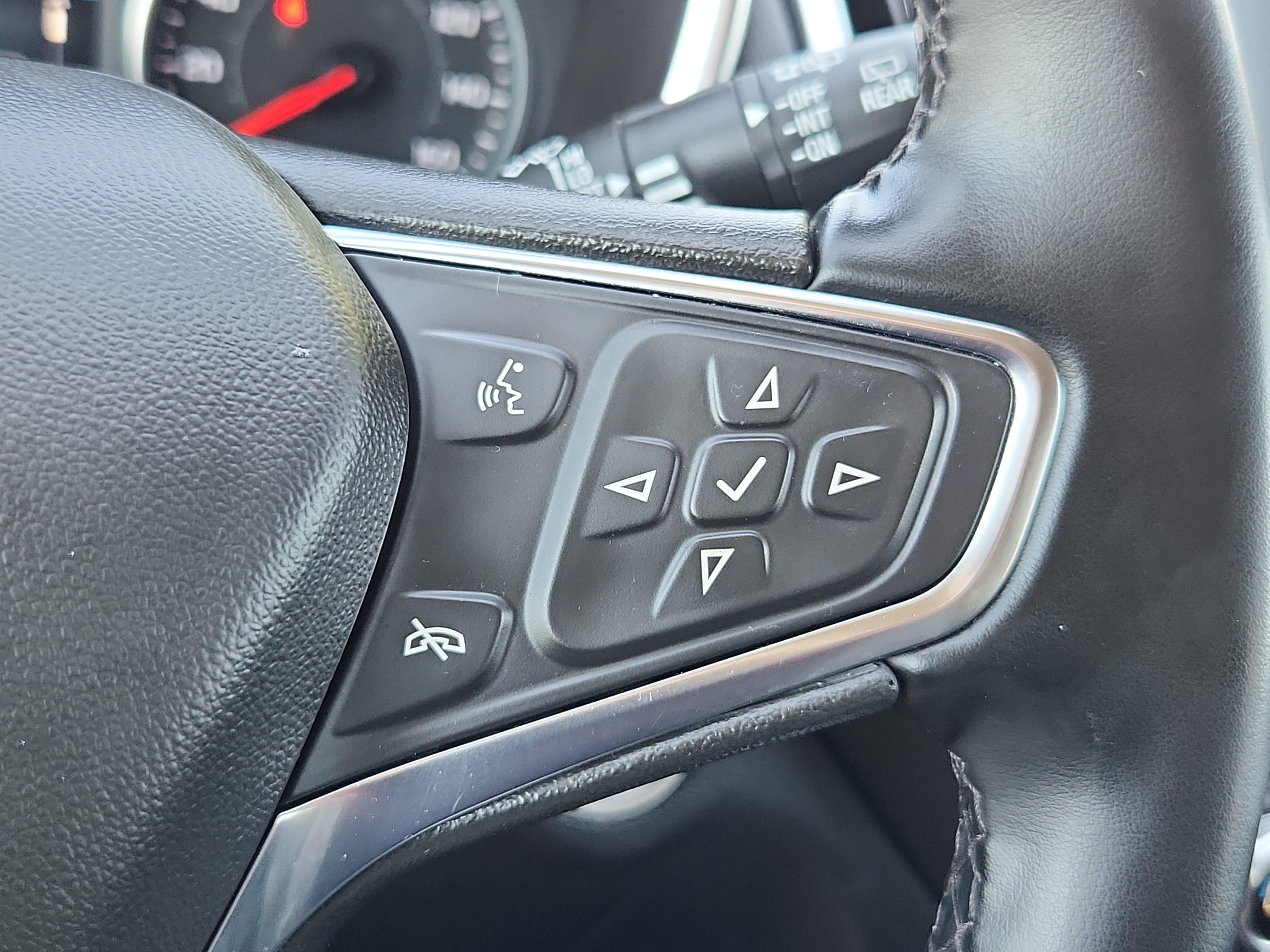 Used 2024 Chevrolet Equinox LT AWD/4WD image 21