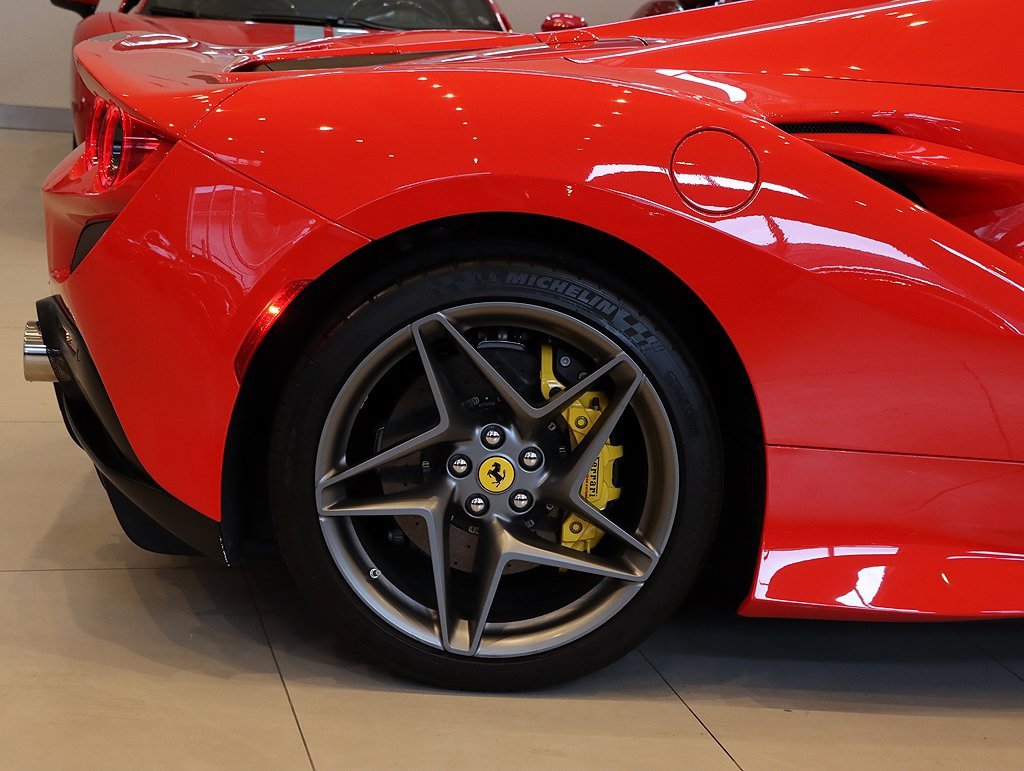 Certified 2023 Ferrari F8 Tributo image 45