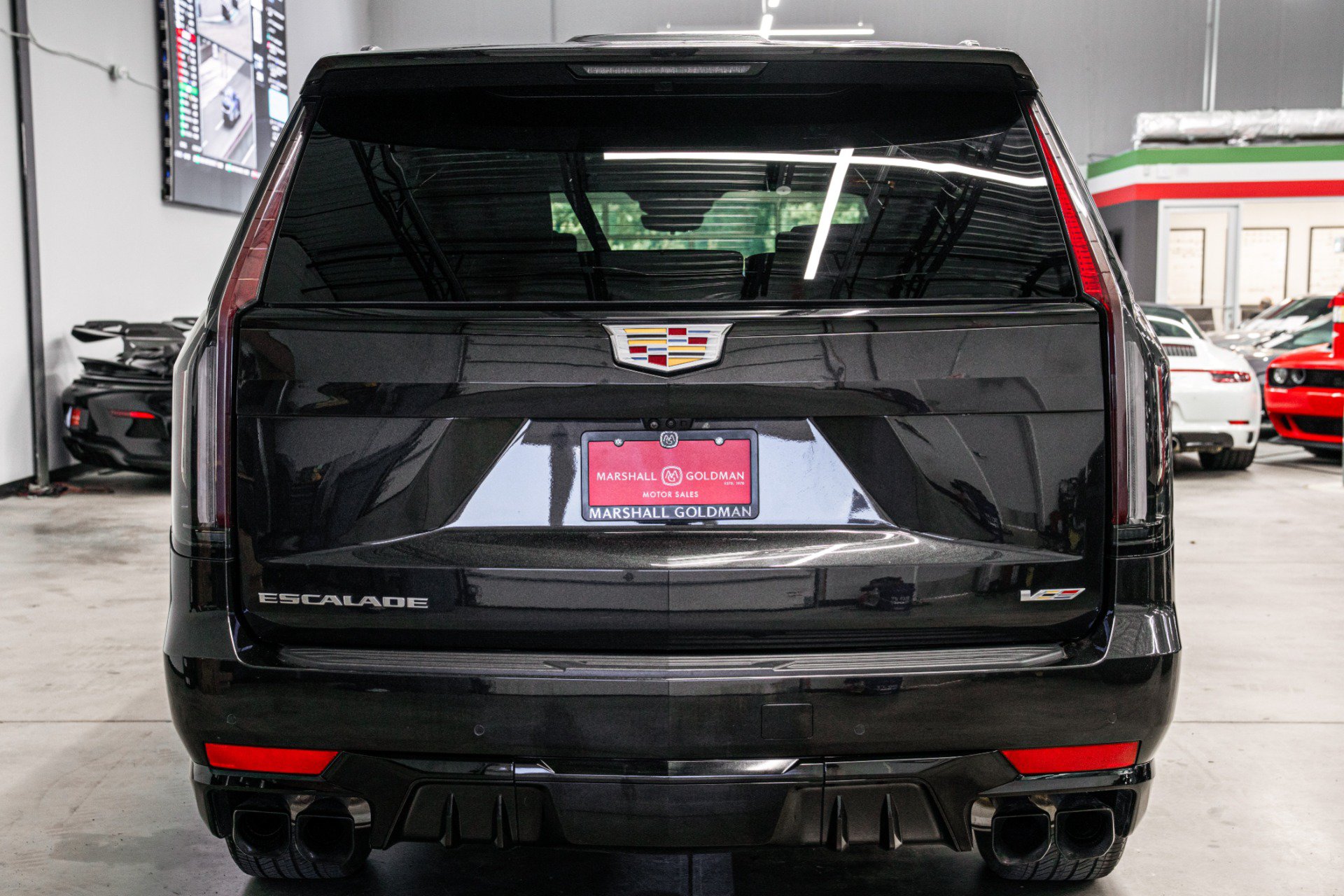 Used 2024 Cadillac Escalade ESV V w/ LPO, Floor Liner Package AWD/4WD image 7